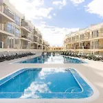 Apartment Relax, Sun, Pool & Sea In